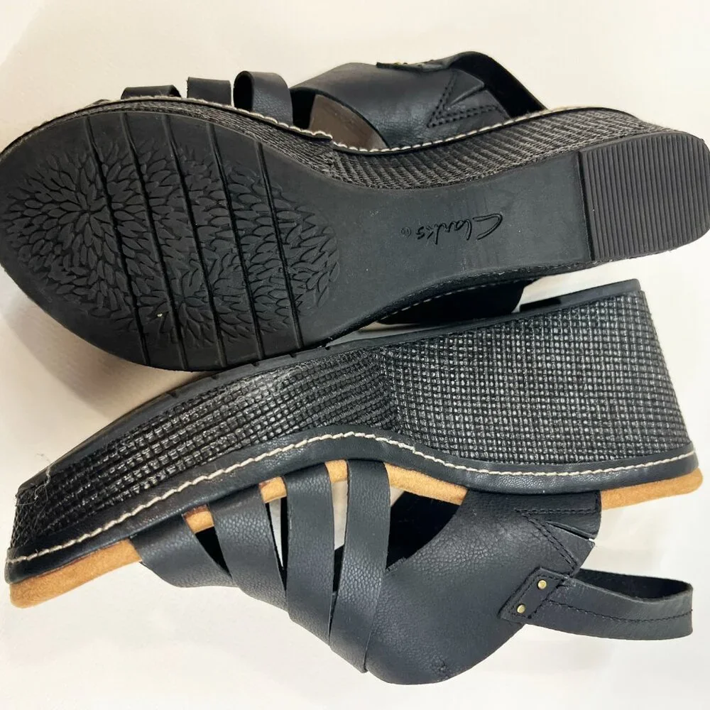 Women's Clark Sandals - Picture 2 of 4